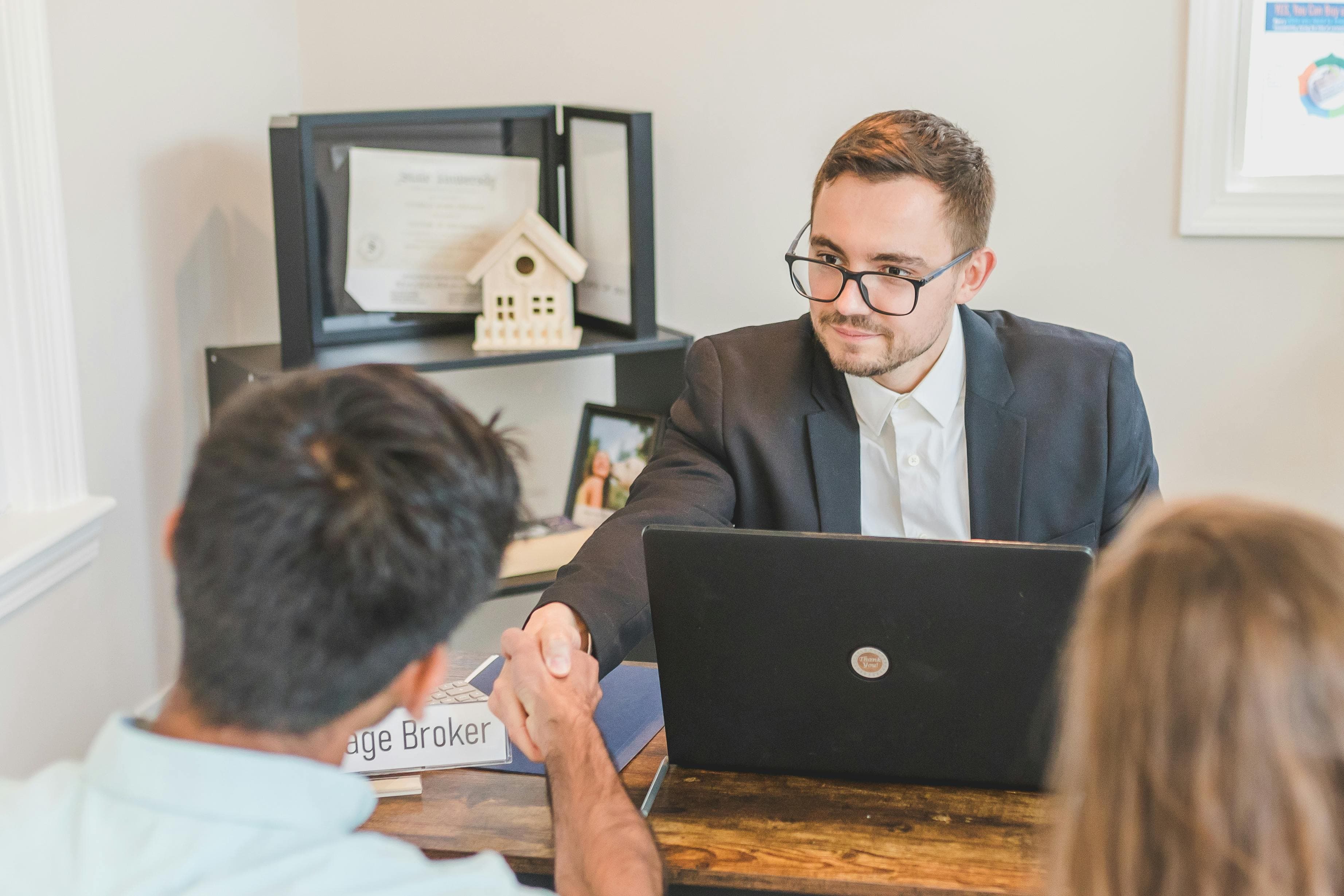 How JLL and Ascendix Transformed Customer Engagement Through CRM Modernization